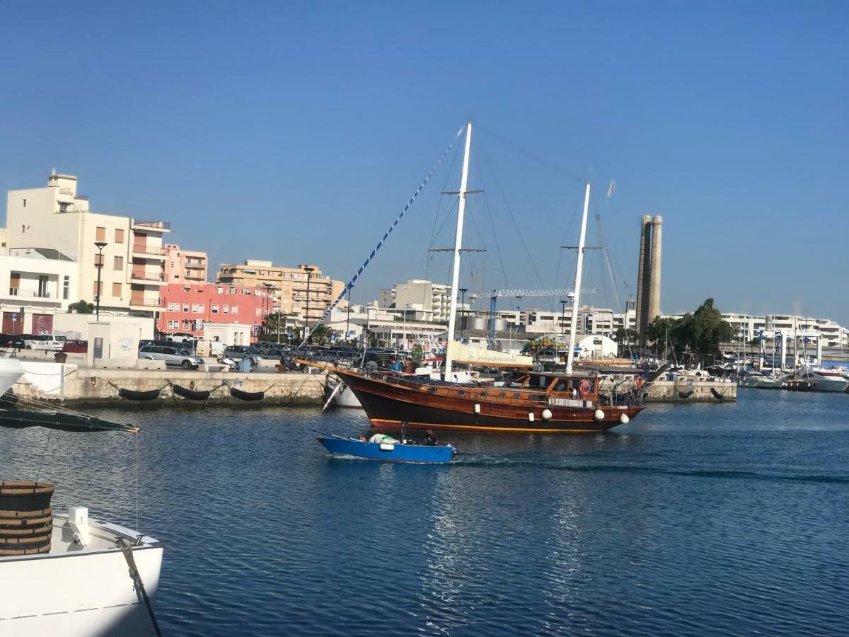 فيلا Hellen House مونوبولي المظهر الخارجي الصورة
